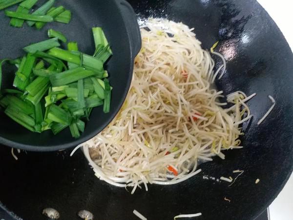 爆炒。酸辣綠豆芽的做法-咸鮮味炒菜譜