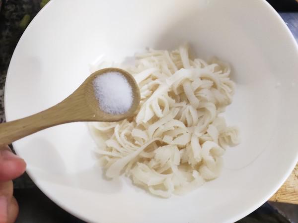 西芹涼拌牛百葉的做法-家常味拌菜譜