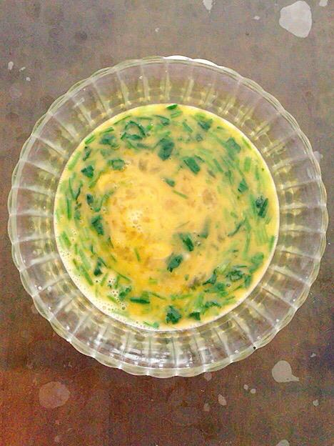 菠菜蛋燒的做法-咸鮮味煎菜譜