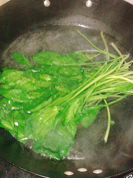 菠菜蛋燒的做法-咸鮮味煎菜譜