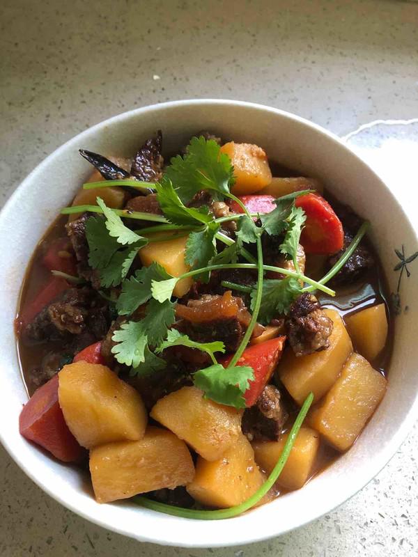 紅燒牛腩（家常版）的做法-醬香味燜菜譜