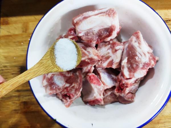 蒜香土豆蒸排骨的做法-家常味蒸菜譜