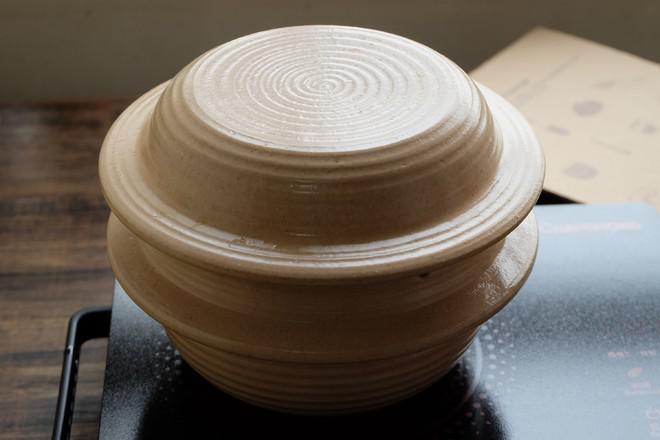 芋頭臘腸煲仔飯+白灼菜心的做法-家常味煲菜譜