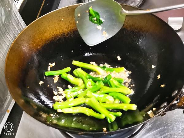 蒜蓉炒芥蘭的做法-家常味炒菜譜