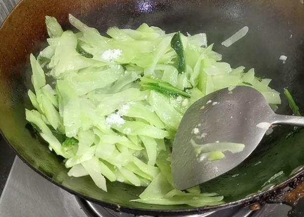 萵筍炒肉的做法-家常味炒菜譜