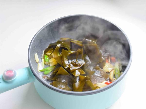 海帶燉魚的做法-咸鮮味燉菜譜