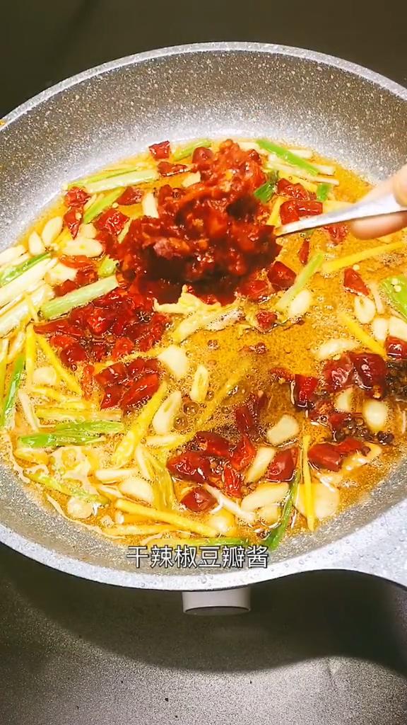 干鍋蝦的做法-香辣味炒菜譜