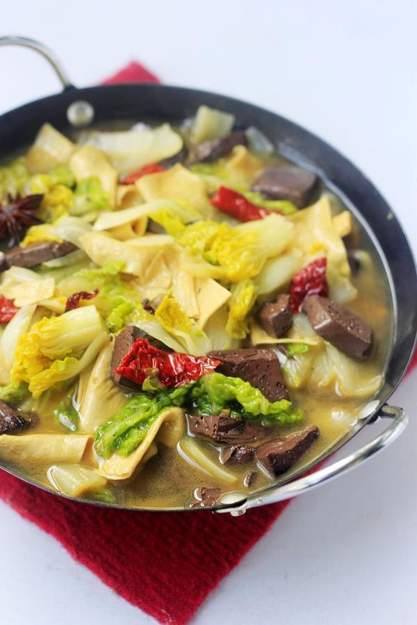 黃心菜燉血塊的做法-家常味燉菜譜