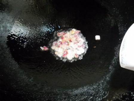 玉米魚丁的做法-家常味炒菜譜