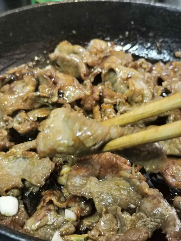 蒜香羊肉片的做法-其它口味炒菜譜