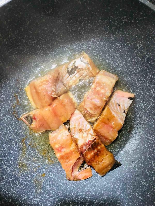 萬家香之紅燒草魚的做法-醬香味燒菜譜