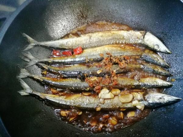 XO醬秋刀魚的做法-咸鮮味燒菜譜