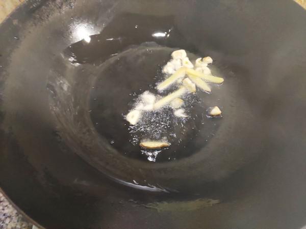 西葫蘆炒馬肉的做法-家常味炒菜譜