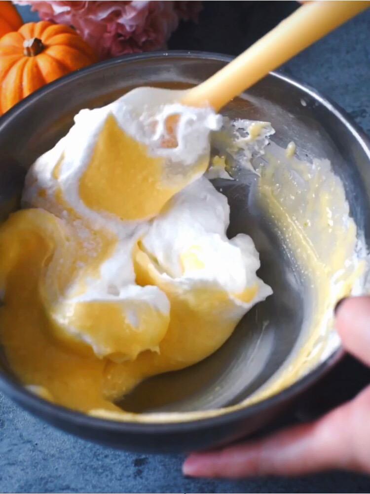 貓山王榴蓮盒子蛋糕的做法-甜味烘焙菜譜-易網健康養生網 貓山王榴蓮盒子蛋糕的做法-甜味烘焙菜譜