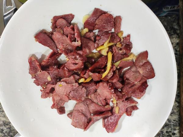 西葫蘆炒馬肉的做法-家常味炒菜譜