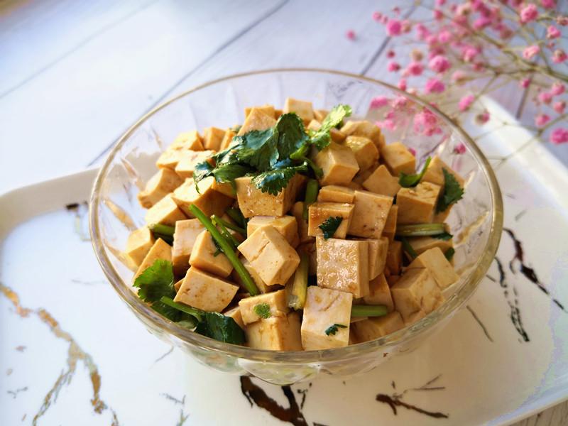 拌豆腐的做法-家常味拌菜譜