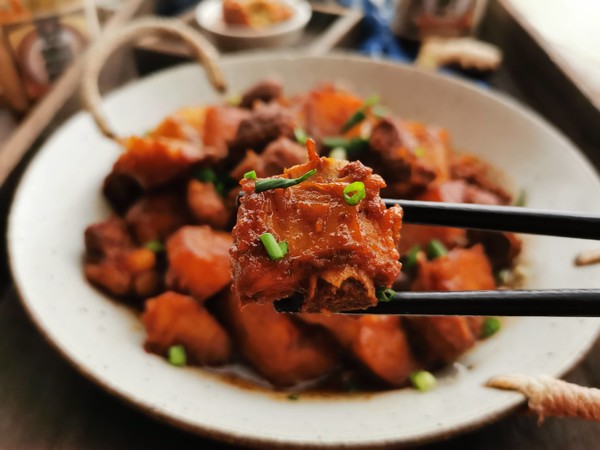 土豆燒排骨的做法-家常味燒菜譜