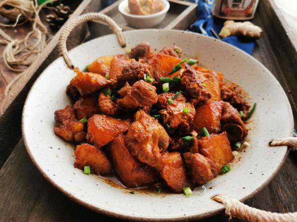 土豆燒排骨的做法-家常味燒菜譜