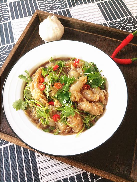 涼拌魔芋結(jié)的做法-酸辣味拌菜譜