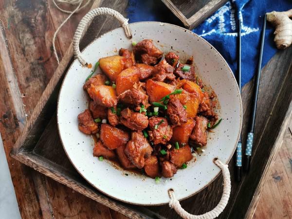 土豆燒排骨的做法-家常味燒菜譜