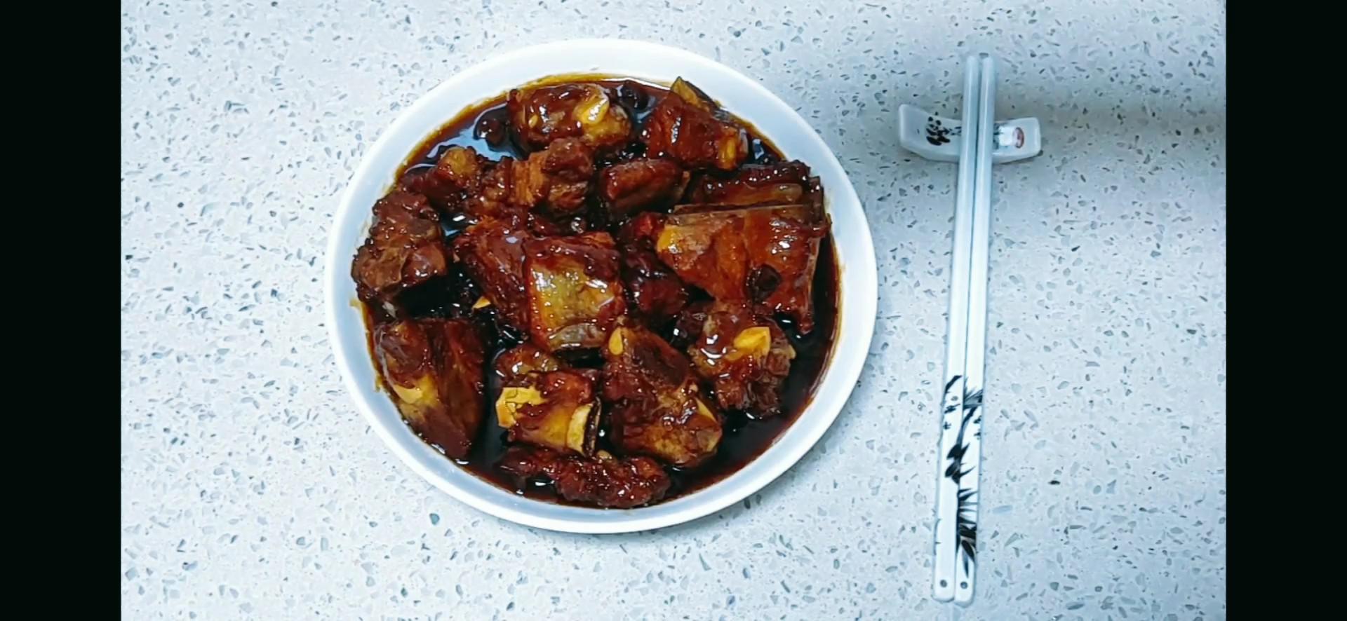 油亮亮的紅燒排骨的做法-咸鮮味燒菜譜