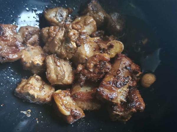 土豆燒排骨的做法-家常味燒菜譜