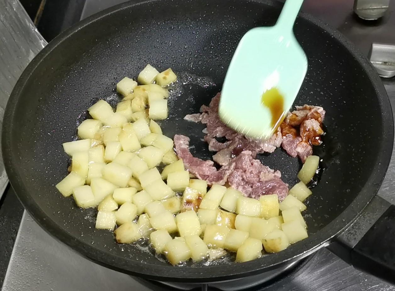 土豆炒牛肉的做法-家常味炒菜譜-易網健康養生網 土豆炒牛肉的做法-家常味炒菜譜