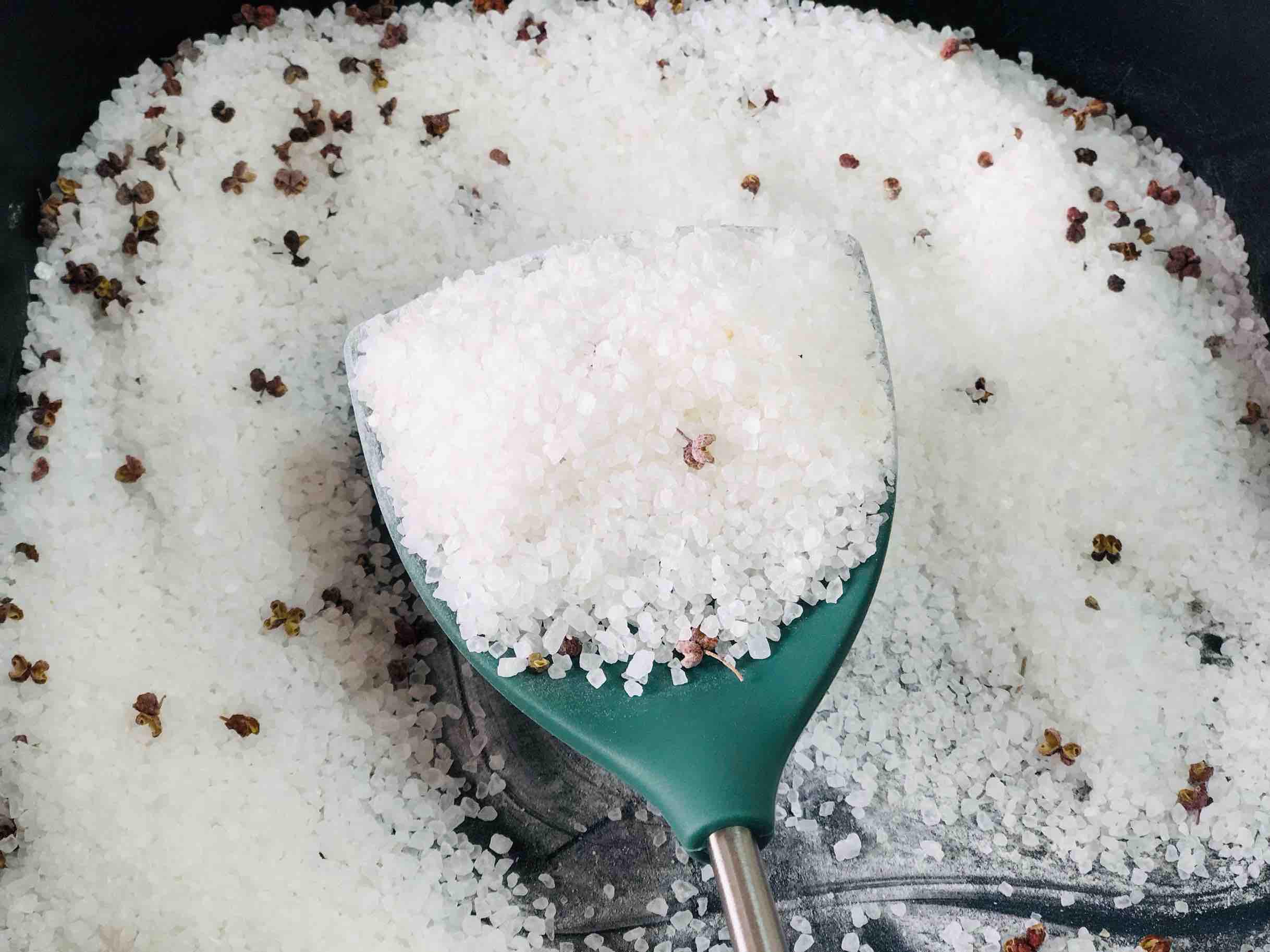 鹽焗大蝦的做法-咸鮮味焗菜譜