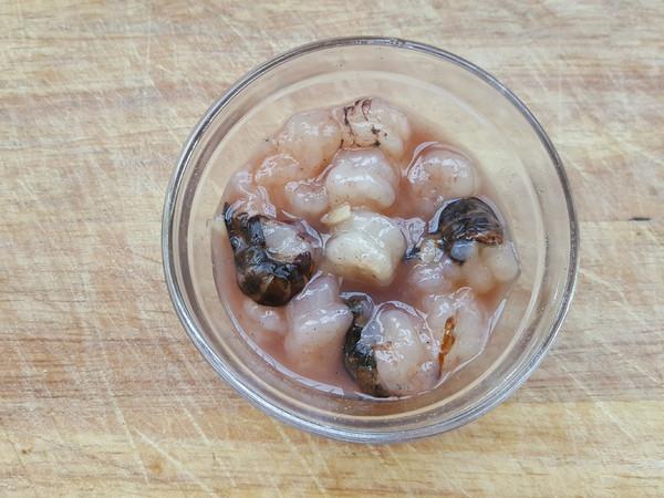 豌豆榛子小龍蝦球的做法-家常味炒菜譜