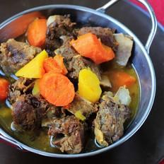 胡蘿卜燉牛排骨的做法-家常味燉菜譜
