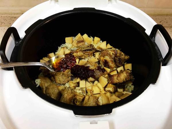杏鮑菇排骨燜飯的做法-家常味燜菜譜