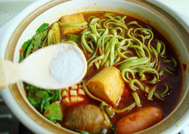 砂鍋面的做法-麻辣味煮菜譜