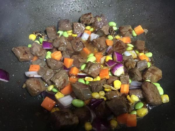 五彩牛肉粒的做法-咸鮮味炒菜譜