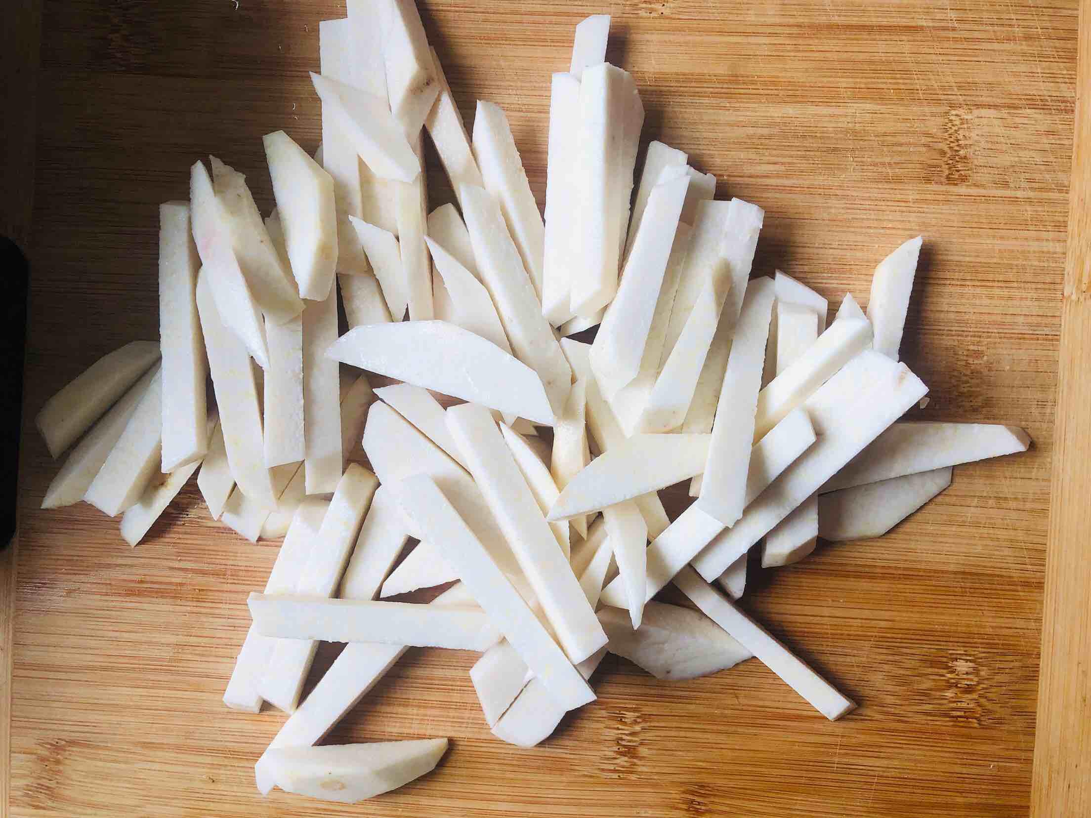 糟菜燴芋頭的做法-酸辣味燒菜譜