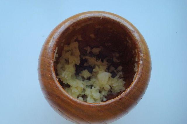 蒜泥雞絲的做法-麻辣味拌菜譜