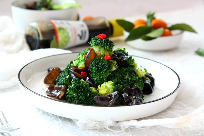 汗蒸西蘭花的做法-家常味拌菜譜