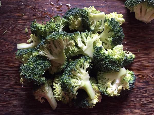 汗蒸西蘭花的做法-家常味拌菜譜