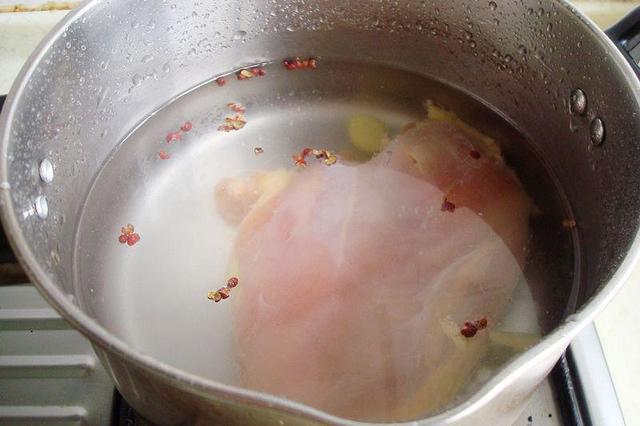 蒜泥雞絲的做法-麻辣味拌菜譜