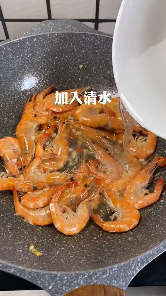 油燜大蝦的做法-家常味燜菜譜