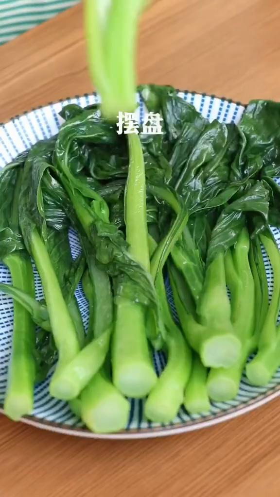 蠔油菜心的做法-家常味煮菜譜