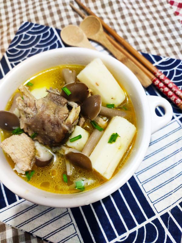 鹿茸菌山藥雞湯的做法-咸鮮味燉菜譜