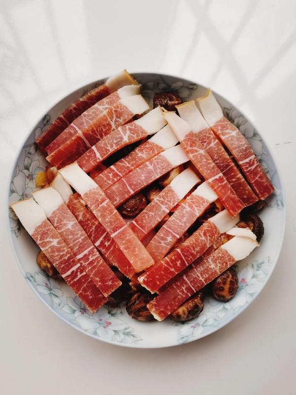 花菇火腿蒸雞的做法-咸鮮味蒸菜譜