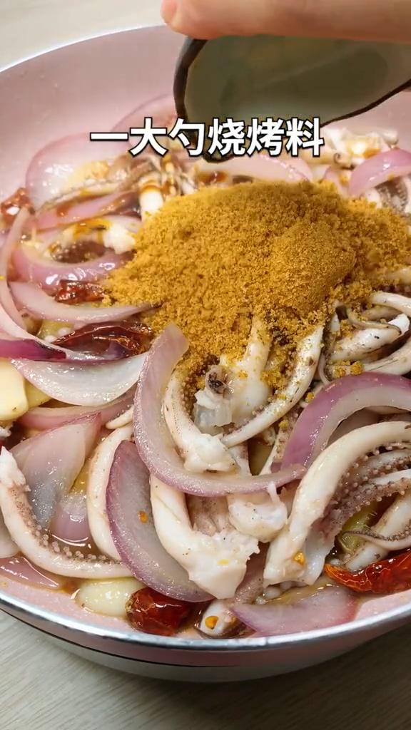 燒烤味炒魷魚須的做法-家常味炒菜譜