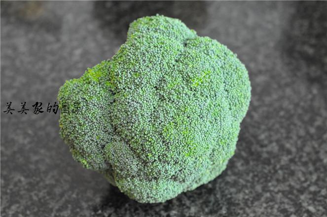 澆汁西藍(lán)花盞的做法-家常味蒸菜譜