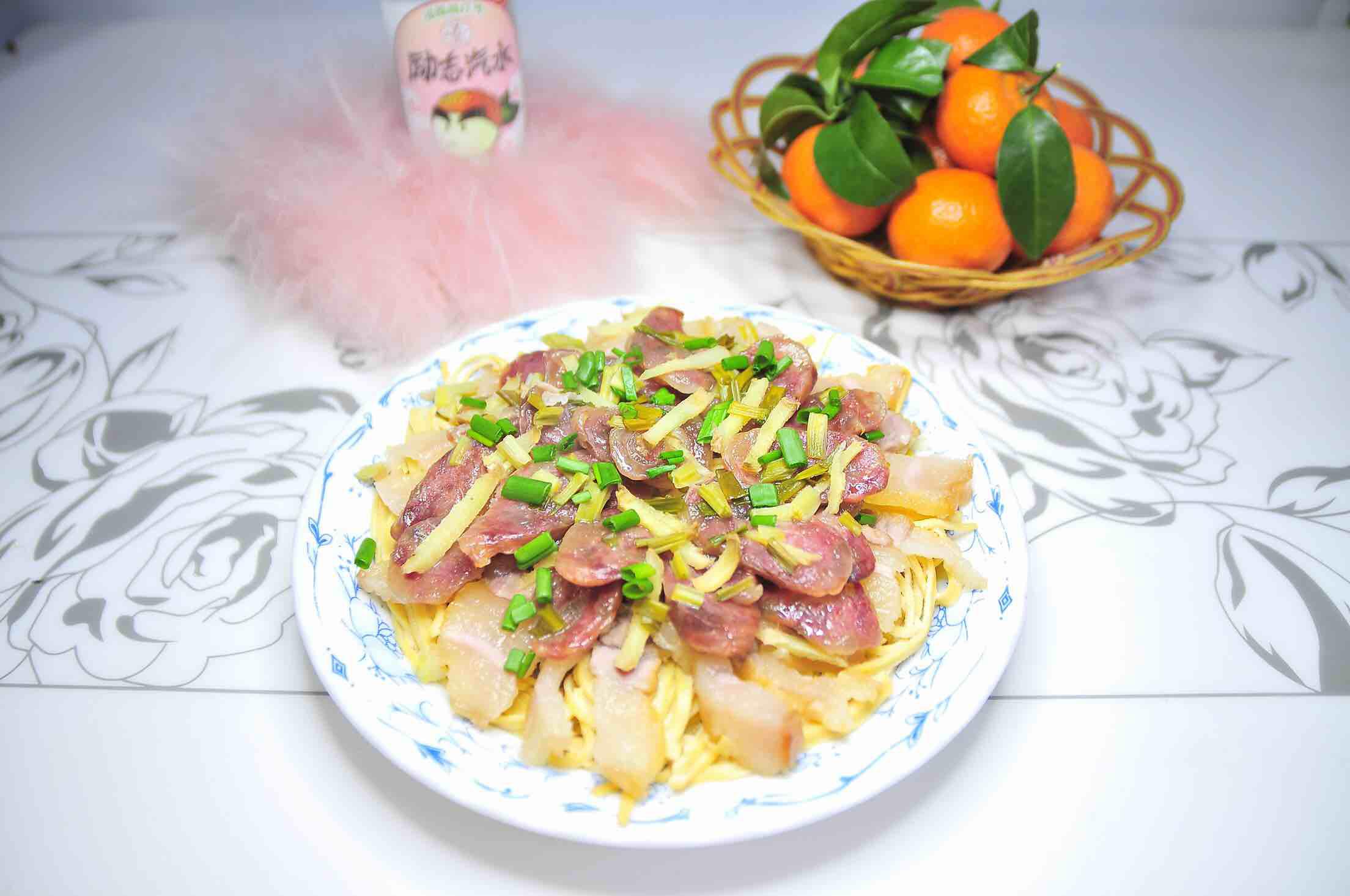 咸肉香腸蒸干絲的做法-咸鮮味蒸菜譜-易網健康養生網 咸肉香腸蒸干絲的做法-咸鮮味蒸菜譜