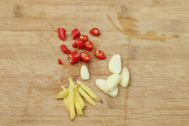 雞蛋木耳炒菠菜的做法-家常味炒菜譜-易網(wǎng)健康養(yǎng)生網(wǎng) 雞蛋木耳炒菠菜的做法-家常味炒菜譜