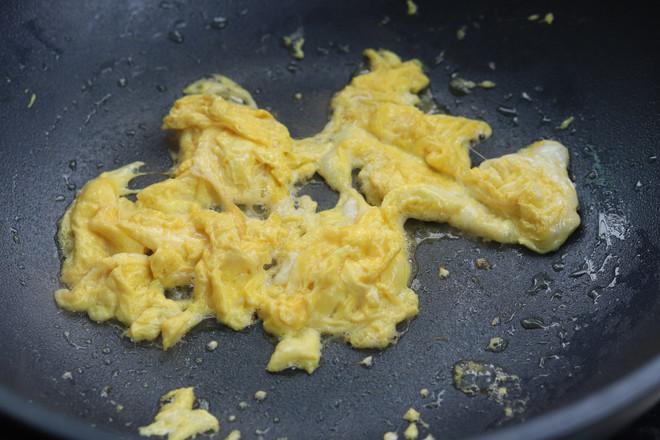 雞蛋木耳炒菠菜的做法-家常味炒菜譜-易網(wǎng)健康養(yǎng)生網(wǎng) 雞蛋木耳炒菠菜的做法-家常味炒菜譜