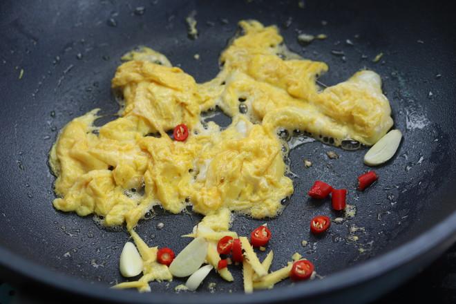 雞蛋木耳炒菠菜的做法-家常味炒菜譜-易網(wǎng)健康養(yǎng)生網(wǎng) 雞蛋木耳炒菠菜的做法-家常味炒菜譜