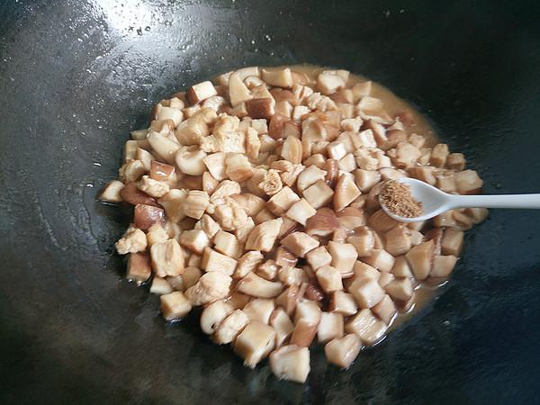 香菇雞丁的做法-家常味炒菜譜-易網健康養(yǎng)生網 香菇雞丁的做法-家常味炒菜譜