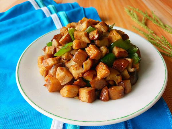 香菇雞丁的做法-家常味炒菜譜